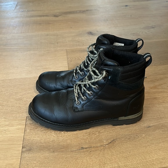 Toms Men’s Black Boots - Picture 3 of 8